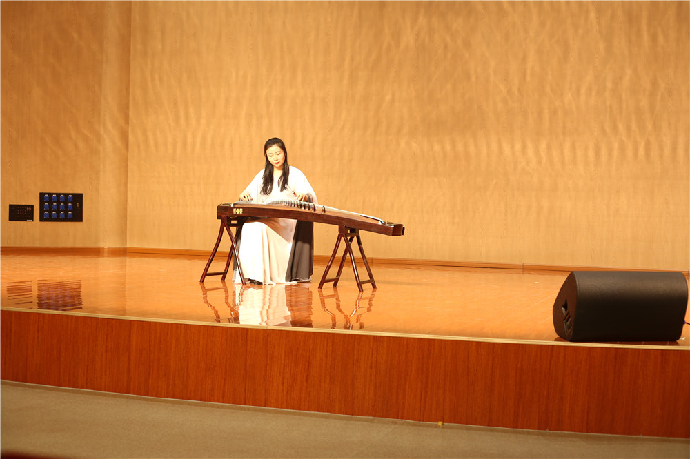 校园新闻-“绿叶点点青”——青年教师基本功汇报(二) “绿叶点点青”——青年教师基本功汇报(二)