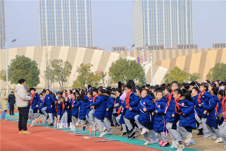 校园新闻-沐冬日暖阳 享运动之乐 沐冬日暖阳 享运动之乐