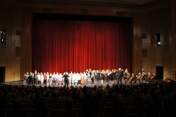 赴德参加中国年系列活动在莱比锡剧场与巴赫音乐学校同台演出